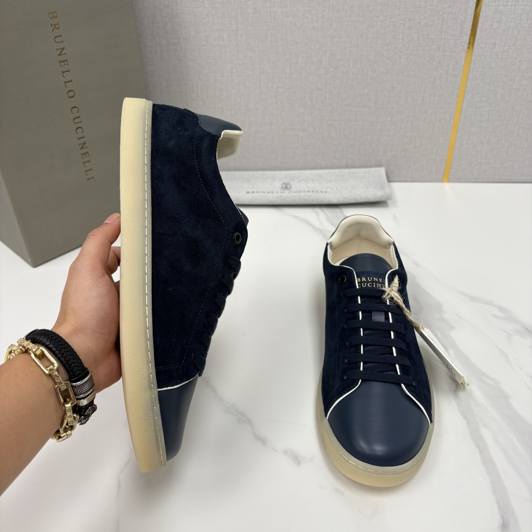 💋💍BC家 Brunello Cucinell* 低调奢华款 新品男款板鞋出货! 此款平底运动鞋面料采用意大利进口 💋💍BC家 Brunello Cucinell* 低调奢华款 新品男款板鞋出货! 此款平底运动鞋面料采用意大利进口