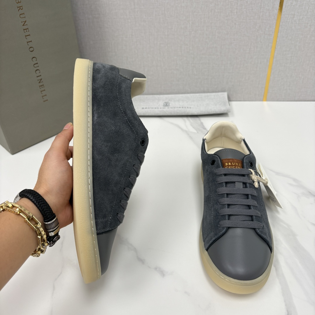 💋💍BC家 Brunello Cucinell* 低调奢华款 新品男款板鞋出货! 此款平底运动鞋面料采用意大利进口 💋💍BC家 Brunello Cucinell* 低调奢华款 新品男款板鞋出货! 此款平底运动鞋面料采用意大利进口