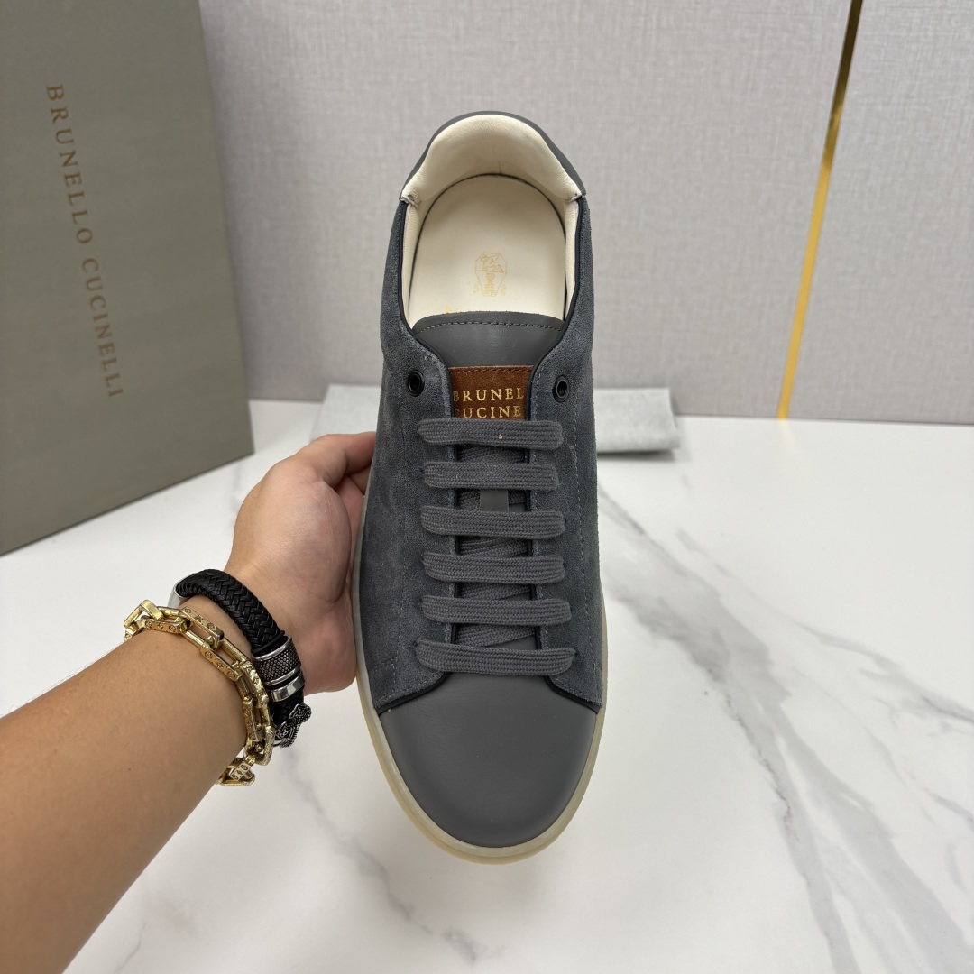 💋💍BC家 Brunello Cucinell* 低调奢华款 新品男款板鞋出货! 此款平底运动鞋面料采用意大利进口 💋💍BC家 Brunello Cucinell* 低调奢华款 新品男款板鞋出货! 此款平底运动鞋面料采用意大利进口