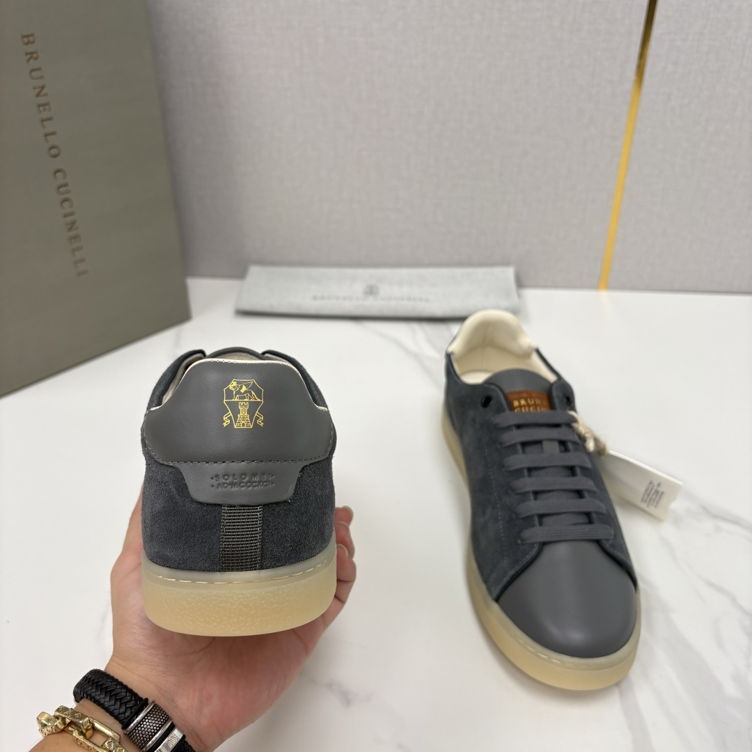 💋💍BC家 Brunello Cucinell* 低调奢华款 新品男款板鞋出货! 此款平底运动鞋面料采用意大利进口 💋💍BC家 Brunello Cucinell* 低调奢华款 新品男款板鞋出货! 此款平底运动鞋面料采用意大利进口
