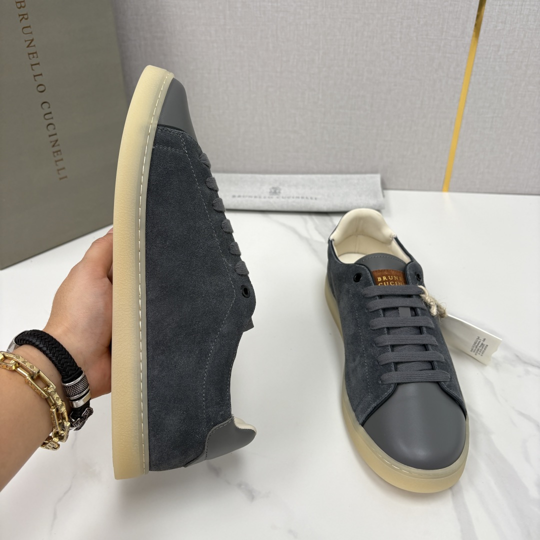 💋💍BC家 Brunello Cucinell* 低调奢华款 新品男款板鞋出货! 此款平底运动鞋面料采用意大利进口 💋💍BC家 Brunello Cucinell* 低调奢华款 新品男款板鞋出货! 此款平底运动鞋面料采用意大利进口