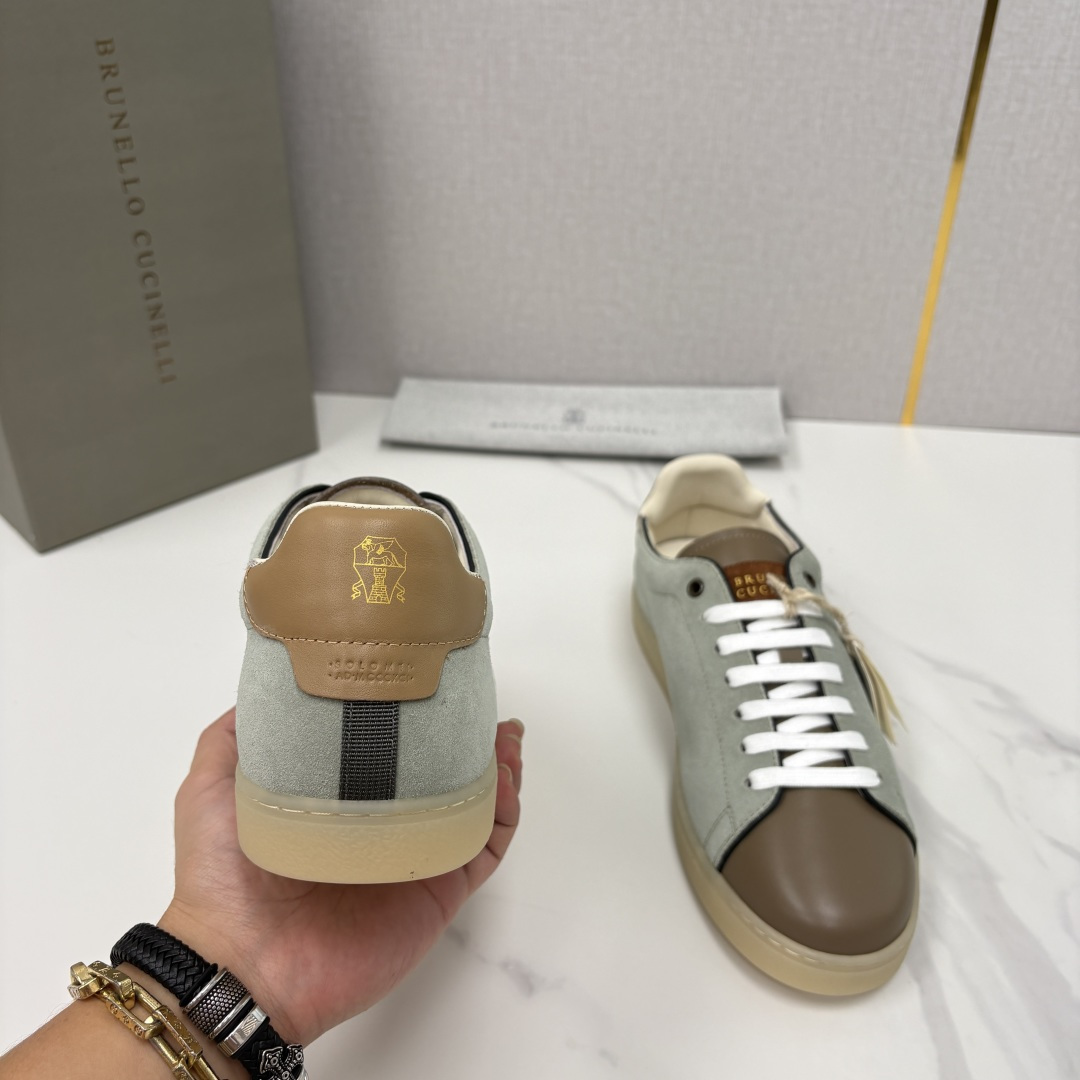 💋💍BC家 Brunello Cucinell* 低调奢华款 新品男款板鞋出货! 此款平底运动鞋面料采用意大利进口 💋💍BC家 Brunello Cucinell* 低调奢华款 新品男款板鞋出货! 此款平底运动鞋面料采用意大利进口