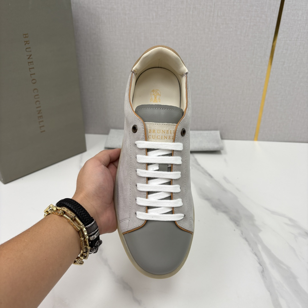 💋💍BC家 Brunello Cucinell* 低调奢华款 新品男款板鞋出货! 此款平底运动鞋面料采用意大利进口 💋💍BC家 Brunello Cucinell* 低调奢华款 新品男款板鞋出货! 此款平底运动鞋面料采用意大利进口