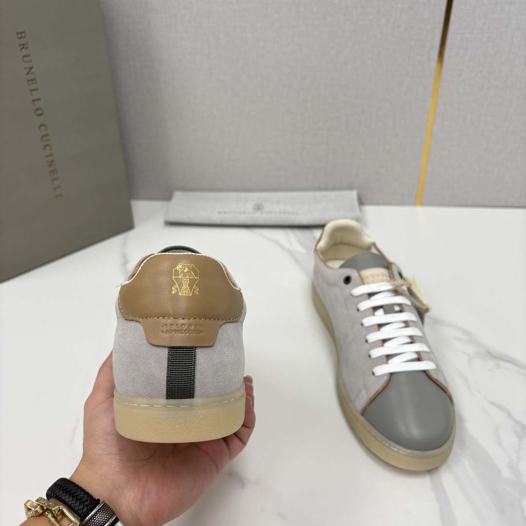 💋💍BC家 Brunello Cucinell* 低调奢华款 新品男款板鞋出货! 此款平底运动鞋面料采用意大利进口 💋💍BC家 Brunello Cucinell* 低调奢华款 新品男款板鞋出货! 此款平底运动鞋面料采用意大利进口