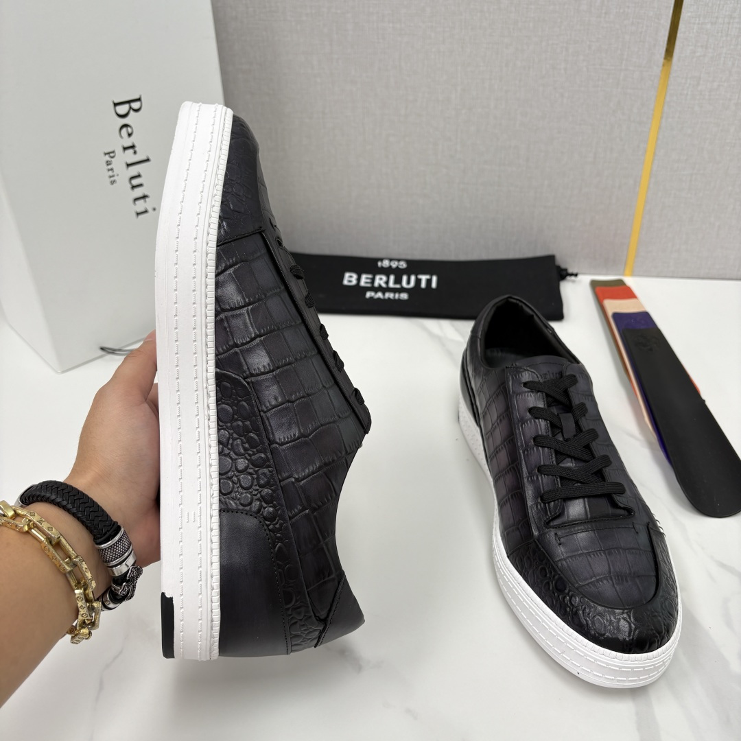 💋💍Berlut* 布鲁提 play time 休闲运动鞋板鞋 法式绅士轻奢代表作,将品牌标志性Scritto手 💋💍Berlut* 布鲁提 play time 休闲运动鞋板鞋 法式绅士轻奢代表作,将品牌标志性Scritto手