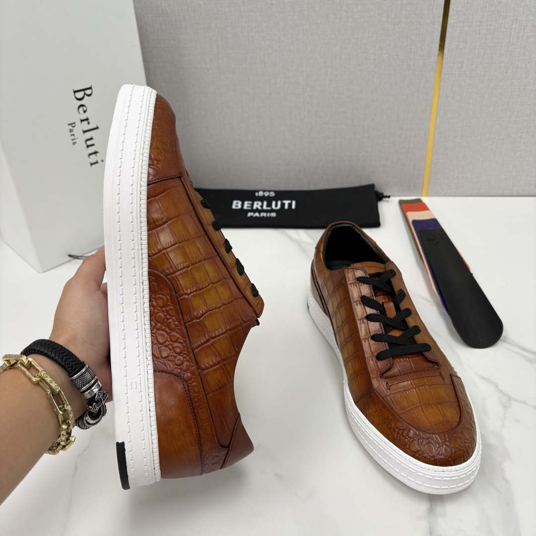 💋💍Berlut* 布鲁提 play time 休闲运动鞋板鞋 法式绅士轻奢代表作,将品牌标志性Scritto手 💋💍Berlut* 布鲁提 play time 休闲运动鞋板鞋 法式绅士轻奢代表作,将品牌标志性Scritto手