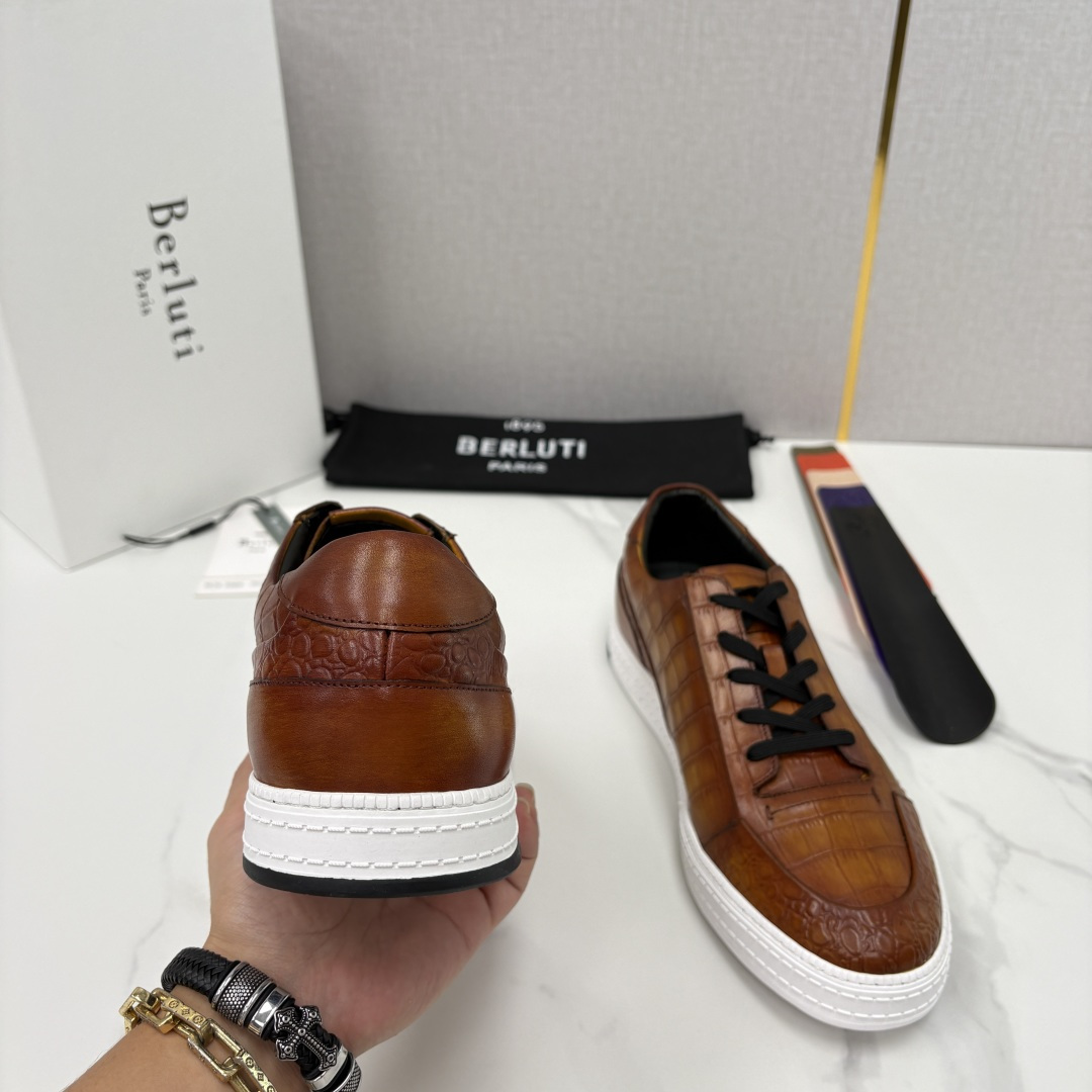 💋💍Berlut* 布鲁提 play time 休闲运动鞋板鞋 法式绅士轻奢代表作,将品牌标志性Scritto手 💋💍Berlut* 布鲁提 play time 休闲运动鞋板鞋 法式绅士轻奢代表作,将品牌标志性Scritto手