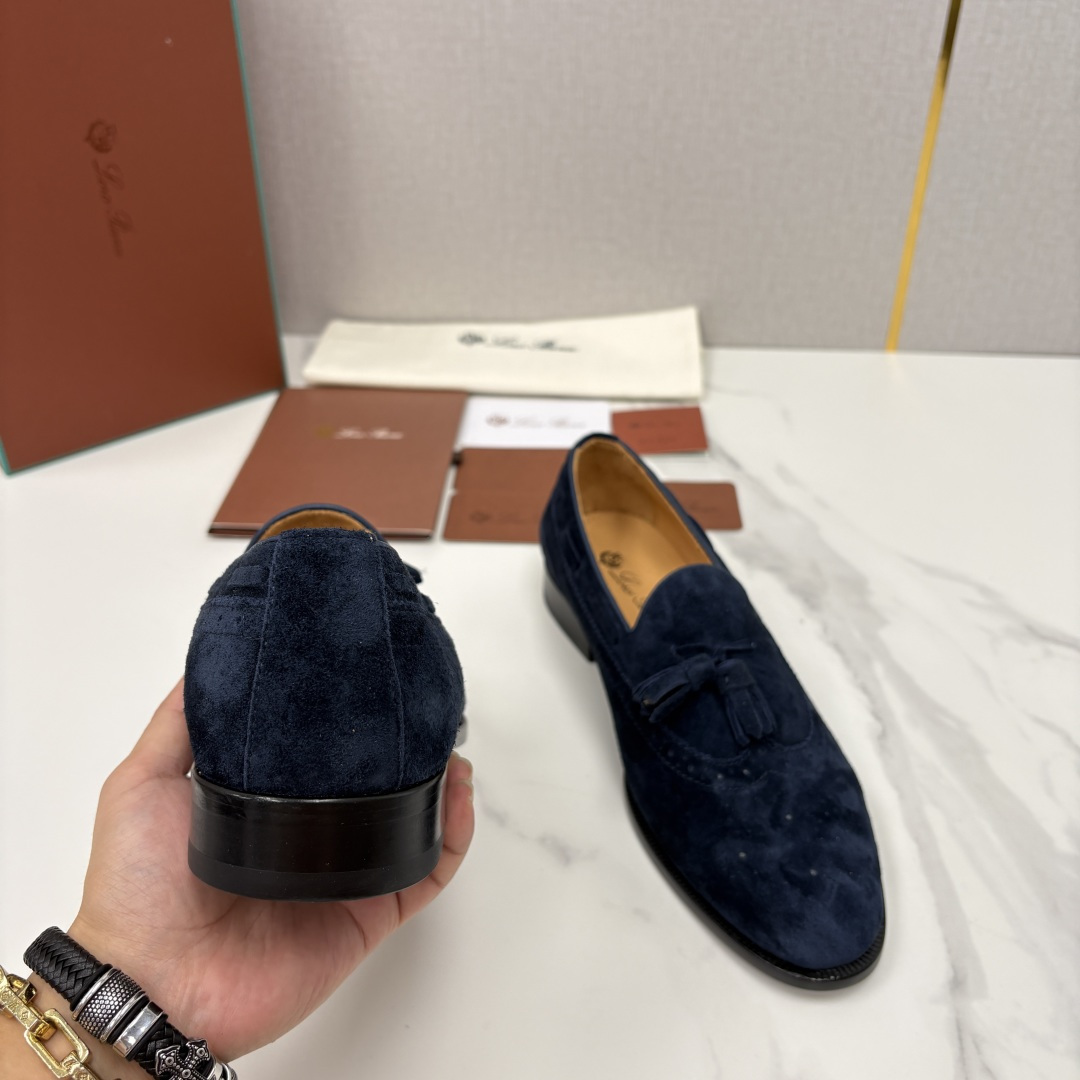 💋💍LP家新品 Loro Pian* 诺悠*翩雅 休闲一脚蹬乐福皮鞋鞋 选用牛皮磨砂牛皮打造 独特的质感 💋💍LP家新品 Loro Pian* 诺悠*翩雅 休闲一脚蹬乐福皮鞋鞋 选用牛皮磨砂牛皮打造 独特的质感