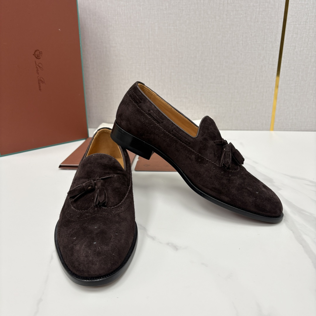 💋💍LP家新品 Loro Pian* 诺悠*翩雅 休闲一脚蹬乐福皮鞋鞋 选用牛皮磨砂牛皮打造 独特的质感 💋💍LP家新品 Loro Pian* 诺悠*翩雅 休闲一脚蹬乐福皮鞋鞋 选用牛皮磨砂牛皮打造 独特的质感