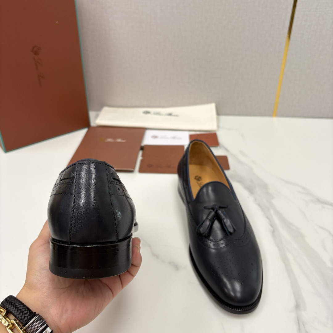 💋💍LP家新品 Loro Pian* 诺悠*翩雅 休闲一脚蹬乐福皮鞋鞋 选用牛皮磨砂牛皮打造 独特的质感 💋💍LP家新品 Loro Pian* 诺悠*翩雅 休闲一脚蹬乐福皮鞋鞋 选用牛皮磨砂牛皮打造 独特的质感