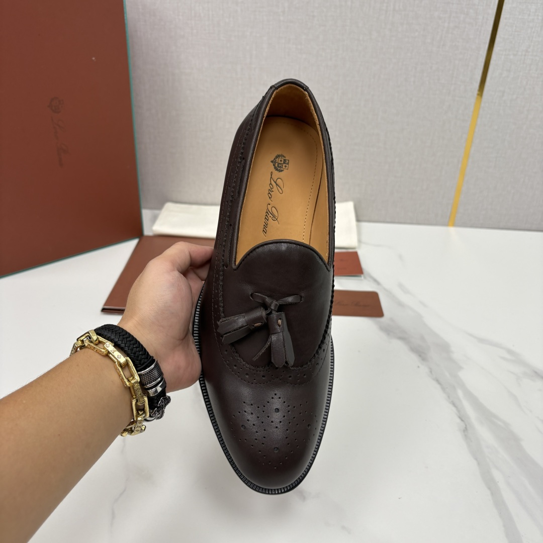 💋💍LP家新品 Loro Pian* 诺悠*翩雅 休闲一脚蹬乐福皮鞋鞋 选用牛皮磨砂牛皮打造 独特的质感 💋💍LP家新品 Loro Pian* 诺悠*翩雅 休闲一脚蹬乐福皮鞋鞋 选用牛皮磨砂牛皮打造 独特的质感