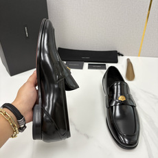 💋💍D&G 杜嘉-班纳 Dolce&Gabban* 莫卡辛便鞋 男士乐福鞋皮鞋 以全新版本创意呈现。D G金属英文 💋💍D&G 杜嘉-班纳 Dolce&Gabban* 莫卡辛便鞋 男士乐福鞋皮鞋 以全新版本创意呈现。D G金属英文