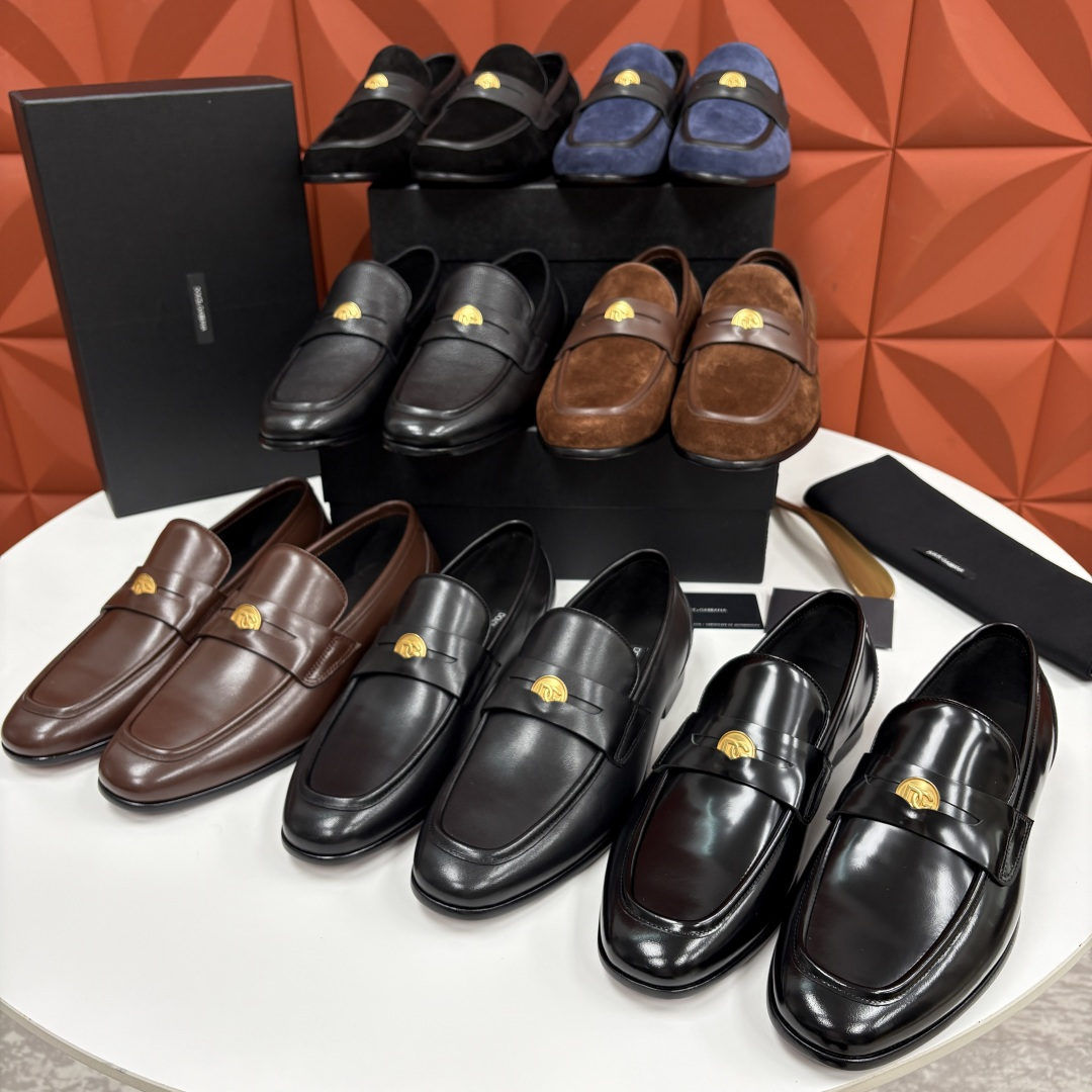 💋💍D&G 杜嘉-班纳 Dolce&Gabban* 莫卡辛便鞋 男士乐福鞋皮鞋 以全新版本创意呈现。D G金属英文 💋💍D&G 杜嘉-班纳 Dolce&Gabban* 莫卡辛便鞋 男士乐福鞋皮鞋 以全新版本创意呈现。D G金属英文