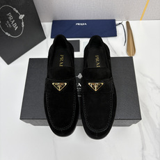 💋💍P家新品 Prad* 普拉-达 新款Saffiano系列男士乐福鞋皮鞋 以开边珠雾面皮、小牛皮、反毛皮为鞋面 💋💍P家新品 Prad* 普拉-达 新款Saffiano系列男士乐福鞋皮鞋 以开边珠雾面皮、小牛皮、反毛皮为鞋面