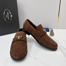 💋💍P家新品 Prad* 普拉-达 新款Saffiano系列男士乐福鞋皮鞋 以开边珠雾面皮、小牛皮、反毛皮为鞋面 💋💍P家新品 Prad* 普拉-达 新款Saffiano系列男士乐福鞋皮鞋 以开边珠雾面皮、小牛皮、反毛皮为鞋面