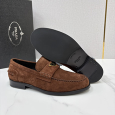 💋💍P家新品 Prad* 普拉-达 新款Saffiano系列男士乐福鞋皮鞋 以开边珠雾面皮、小牛皮、反毛皮为鞋面 💋💍P家新品 Prad* 普拉-达 新款Saffiano系列男士乐福鞋皮鞋 以开边珠雾面皮、小牛皮、反毛皮为鞋面
