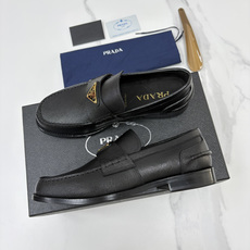 💋💍P家新品 Prad* 普拉-达 新款Saffiano系列男士乐福鞋皮鞋 以开边珠雾面皮、小牛皮、反毛皮为鞋面 💋💍P家新品 Prad* 普拉-达 新款Saffiano系列男士乐福鞋皮鞋 以开边珠雾面皮、小牛皮、反毛皮为鞋面