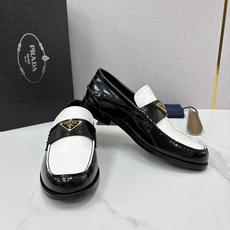 💋💍P家新品 Prad* 普拉-达 新款Saffiano系列男士乐福鞋皮鞋 以开边珠雾面皮、小牛皮、反毛皮为鞋面 💋💍P家新品 Prad* 普拉-达 新款Saffiano系列男士乐福鞋皮鞋 以开边珠雾面皮、小牛皮、反毛皮为鞋面