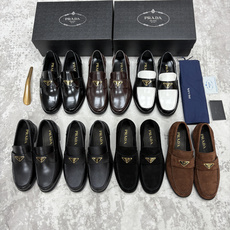 💋💍P家新品 Prad* 普拉-达 新款Saffiano系列男士乐福鞋皮鞋 以开边珠雾面皮、小牛皮、反毛皮为鞋面 💋💍P家新品 Prad* 普拉-达 新款Saffiano系列男士乐福鞋皮鞋 以开边珠雾面皮、小牛皮、反毛皮为鞋面