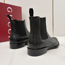 💋💍G家新品 Gucc* 古-驰 男士新款皮革弹力套穿皮靴 这款全新的切尔西踝靴 采用进口牛皮/反毛皮 💋💍G家新品 Gucc* 古-驰 男士新款皮革弹力套穿皮靴 这款全新的切尔西踝靴 采用进口牛皮/反毛皮
