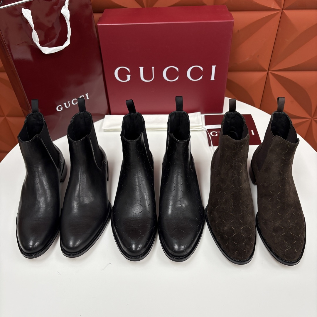 💋💍G家新品 Gucc* 古-驰 男士新款皮革弹力套穿皮靴 这款全新的切尔西踝靴 采用进口牛皮/反毛皮 💋💍G家新品 Gucc* 古-驰 男士新款皮革弹力套穿皮靴 这款全新的切尔西踝靴 采用进口牛皮/反毛皮