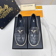 💋💍L 家新品 LOU*S VUITTO* 新品男士休闲乐福鞋 甄选进口开边珠牛皮压鳄鱼纹牛皮制成 。 鞋身 💋💍L 家新品 LOU*S VUITTO* 新品男士休闲乐福鞋 甄选进口开边珠牛皮压鳄鱼纹牛皮制成 。 鞋身