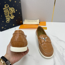 💋💍L 家新品 LOU*S VUITTO* 新品男士休闲乐福鞋 甄选进口开边珠牛皮压鳄鱼纹牛皮制成 。 鞋身 💋💍L 家新品 LOU*S VUITTO* 新品男士休闲乐福鞋 甄选进口开边珠牛皮压鳄鱼纹牛皮制成 。 鞋身