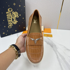 💋💍L 家新品 LOU*S VUITTO* 新品男士休闲乐福鞋 甄选进口开边珠牛皮压鳄鱼纹牛皮制成 。 鞋身 💋💍L 家新品 LOU*S VUITTO* 新品男士休闲乐福鞋 甄选进口开边珠牛皮压鳄鱼纹牛皮制成 。 鞋身