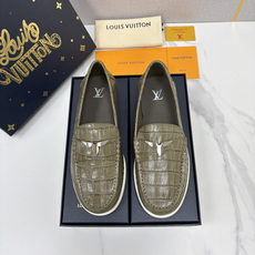 💋💍L 家新品 LOU*S VUITTO* 新品男士休闲乐福鞋 甄选进口开边珠牛皮压鳄鱼纹牛皮制成 。 鞋身 💋💍L 家新品 LOU*S VUITTO* 新品男士休闲乐福鞋 甄选进口开边珠牛皮压鳄鱼纹牛皮制成 。 鞋身