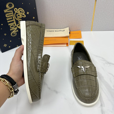 💋💍L 家新品 LOU*S VUITTO* 新品男士休闲乐福鞋 甄选进口开边珠牛皮压鳄鱼纹牛皮制成 。 鞋身 💋💍L 家新品 LOU*S VUITTO* 新品男士休闲乐福鞋 甄选进口开边珠牛皮压鳄鱼纹牛皮制成 。 鞋身