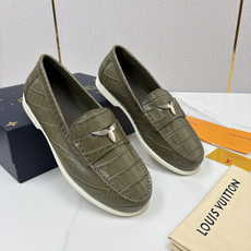 💋💍L 家新品 LOU*S VUITTO* 新品男士休闲乐福鞋 甄选进口开边珠牛皮压鳄鱼纹牛皮制成 。 鞋身 💋💍L 家新品 LOU*S VUITTO* 新品男士休闲乐福鞋 甄选进口开边珠牛皮压鳄鱼纹牛皮制成 。 鞋身