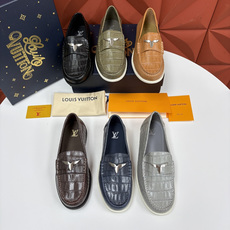 💋💍L 家新品 LOU*S VUITTO* 新品男士休闲乐福鞋 甄选进口开边珠牛皮压鳄鱼纹牛皮制成 。 鞋身 💋💍L 家新品 LOU*S VUITTO* 新品男士休闲乐福鞋 甄选进口开边珠牛皮压鳄鱼纹牛皮制成 。 鞋身
