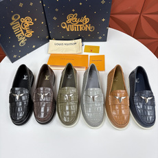 💋💍L 家新品 LOU*S VUITTO* 新品男士休闲乐福鞋 甄选进口开边珠牛皮压鳄鱼纹牛皮制成 。 鞋身 💋💍L 家新品 LOU*S VUITTO* 新品男士休闲乐福鞋 甄选进口开边珠牛皮压鳄鱼纹牛皮制成 。 鞋身