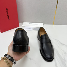 💋💍 SF 菲拉** 专柜同步新款 男士便鞋 可休闲可正装莫卡辛乐福皮鞋 经典造型体现正装时髦魅力,全新设计的比例更显 💋💍 SF 菲拉** 专柜同步新款 男士便鞋 可休闲可正装莫卡辛乐福皮鞋 经典造型体现正装时髦魅力,全新设计的比例更显