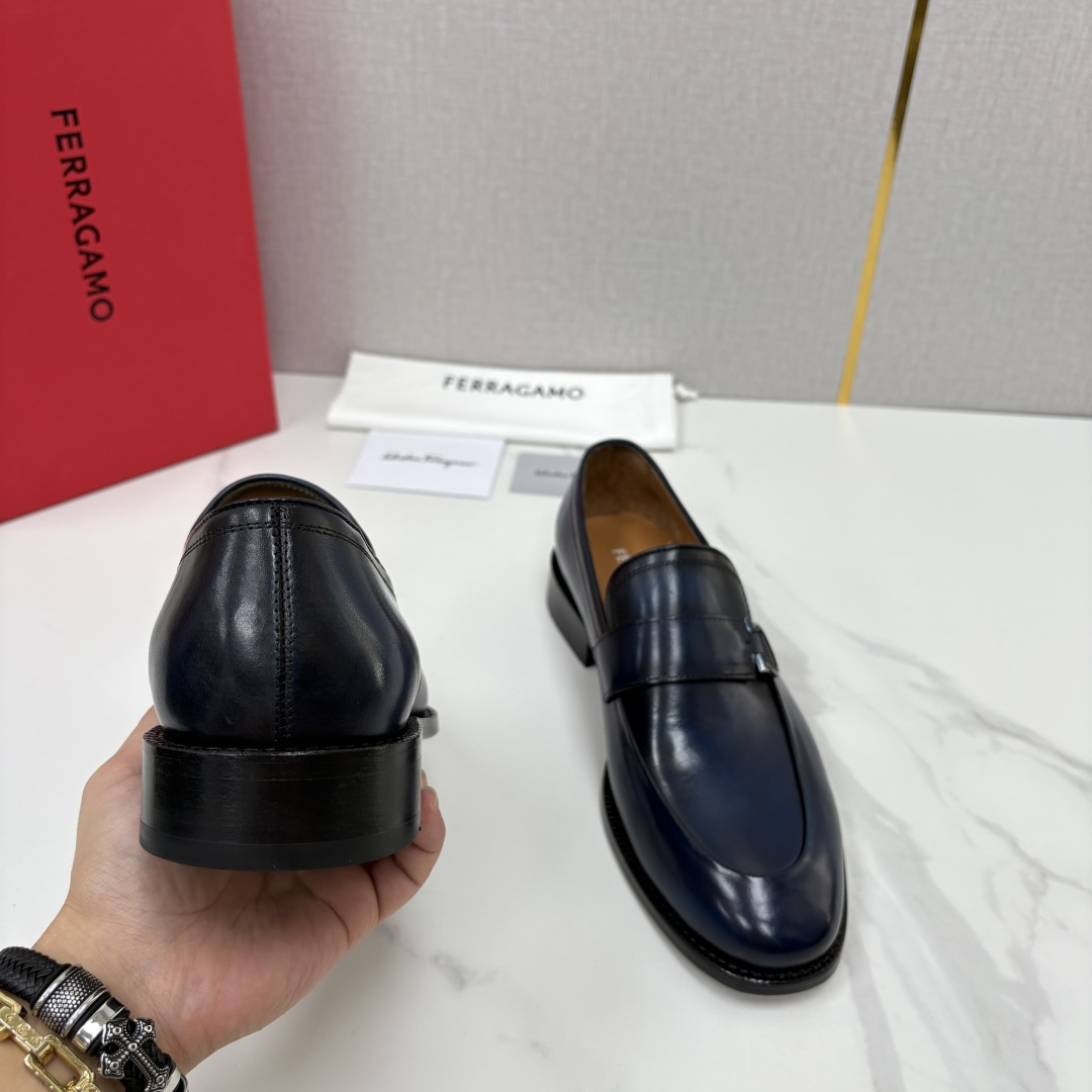 💋💍 SF 菲拉** 专柜同步新款 男士便鞋 可休闲可正装莫卡辛乐福皮鞋 经典造型体现正装时髦魅力,全新设计的比例更显 💋💍 SF 菲拉** 专柜同步新款 男士便鞋 可休闲可正装莫卡辛乐福皮鞋 经典造型体现正装时髦魅力,全新设计的比例更显