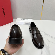 💋💍 SF 菲拉** 专柜同步新款 男士便鞋 可休闲可正装莫卡辛乐福皮鞋 经典造型体现正装时髦魅力,全新设计的比例更显 💋💍 SF 菲拉** 专柜同步新款 男士便鞋 可休闲可正装莫卡辛乐福皮鞋 经典造型体现正装时髦魅力,全新设计的比例更显