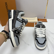 💋💍L家新品 L*V 路易~当季新品上架 TRAINER 系列运动鞋 官方 10,200 本款Trainer 💋💍L家新品 L*V 路易~当季新品上架 TRAINER 系列运动鞋 官方 10,200 本款Trainer