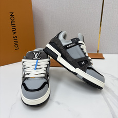 💋💍L家新品 L*V 路易~当季新品上架 TRAINER 系列运动鞋 官方 10,200 本款Trainer 💋💍L家新品 L*V 路易~当季新品上架 TRAINER 系列运动鞋 官方 10,200 本款Trainer