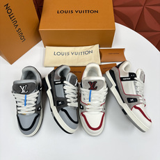 💋💍L家新品 L*V 路易~当季新品上架 TRAINER 系列运动鞋 官方 10,200 本款Trainer 💋💍L家新品 L*V 路易~当季新品上架 TRAINER 系列运动鞋 官方 10,200 本款Trainer