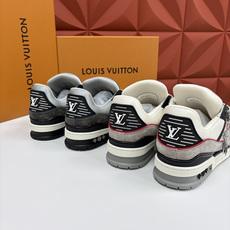 💋💍L家新品 L*V 路易~当季新品上架 TRAINER 系列运动鞋 官方 10,200 本款Trainer 💋💍L家新品 L*V 路易~当季新品上架 TRAINER 系列运动鞋 官方 10,200 本款Trainer