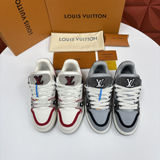 💋💍L家新品 L*V 路易~当季新品上架 TRAINER 系列运动鞋 官方 10,200 本款Trainer 💋💍L家新品 L*V 路易~当季新品上架 TRAINER 系列运动鞋 官方 10,200 本款Trainer
