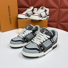 💋💍L家新品 L*V 路易~当季新品上架 TRAINER 系列运动鞋 官方 10,200 本款Trainer 💋💍L家新品 L*V 路易~当季新品上架 TRAINER 系列运动鞋 官方 10,200 本款Trainer