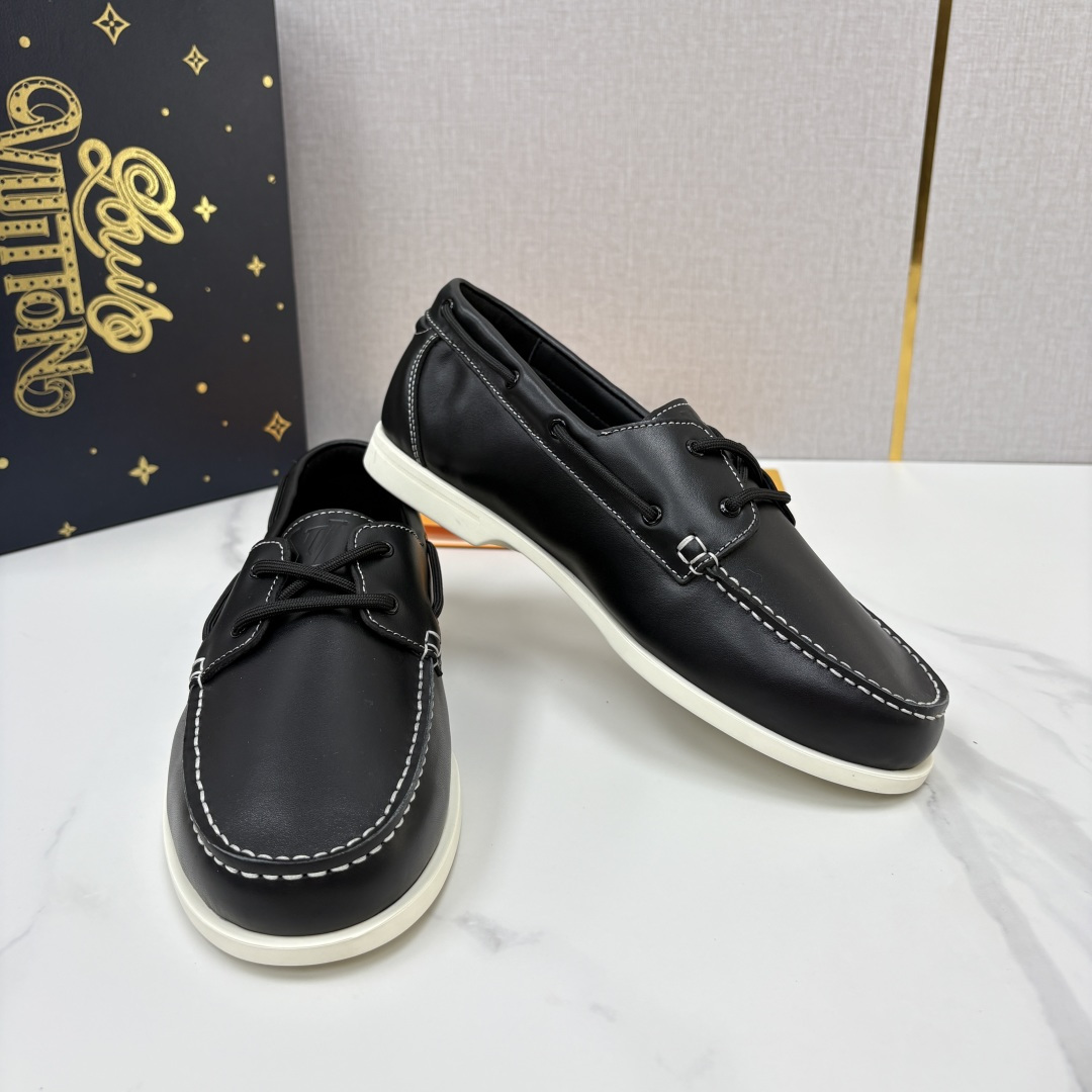 💋💍L 家新品 LOU*S VUITTO* 新品男士休闲双孔船鞋 面料采用进口反绒牛皮/蜡面牛皮打造 后跟烫压填 💋💍L 家新品 LOU*S VUITTO* 新品男士休闲双孔船鞋 面料采用进口反绒牛皮/蜡面牛皮打造 后跟烫压填