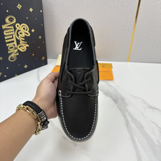 💋💍L 家新品 LOU*S VUITTO* 新品男士休闲双孔船鞋 面料采用进口反绒牛皮/蜡面牛皮打造 后跟烫压填 💋💍L 家新品 LOU*S VUITTO* 新品男士休闲双孔船鞋 面料采用进口反绒牛皮/蜡面牛皮打造 后跟烫压填