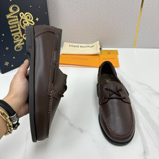 💋💍L 家新品 LOU*S VUITTO* 新品男士休闲双孔船鞋 面料采用进口反绒牛皮/蜡面牛皮打造 后跟烫压填 💋💍L 家新品 LOU*S VUITTO* 新品男士休闲双孔船鞋 面料采用进口反绒牛皮/蜡面牛皮打造 后跟烫压填