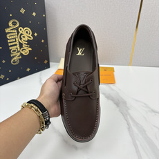 💋💍L 家新品 LOU*S VUITTO* 新品男士休闲双孔船鞋 面料采用进口反绒牛皮/蜡面牛皮打造 后跟烫压填 💋💍L 家新品 LOU*S VUITTO* 新品男士休闲双孔船鞋 面料采用进口反绒牛皮/蜡面牛皮打造 后跟烫压填