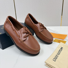 💋💍L 家新品 LOU*S VUITTO* 新品男士休闲双孔船鞋 面料采用进口反绒牛皮/蜡面牛皮打造 后跟烫压填 💋💍L 家新品 LOU*S VUITTO* 新品男士休闲双孔船鞋 面料采用进口反绒牛皮/蜡面牛皮打造 后跟烫压填