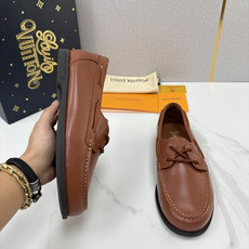 💋💍L 家新品 LOU*S VUITTO* 新品男士休闲双孔船鞋 面料采用进口反绒牛皮/蜡面牛皮打造 后跟烫压填 💋💍L 家新品 LOU*S VUITTO* 新品男士休闲双孔船鞋 面料采用进口反绒牛皮/蜡面牛皮打造 后跟烫压填
