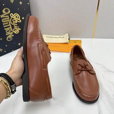 💋💍L 家新品 LOU*S VUITTO* 新品男士休闲双孔船鞋 面料采用进口反绒牛皮/蜡面牛皮打造 后跟烫压填 💋💍L 家新品 LOU*S VUITTO* 新品男士休闲双孔船鞋 面料采用进口反绒牛皮/蜡面牛皮打造 后跟烫压填