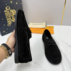 💋💍L 家新品 LOU*S VUITTO* 新品男士休闲双孔船鞋 面料采用进口反绒牛皮/蜡面牛皮打造 后跟烫压填 💋💍L 家新品 LOU*S VUITTO* 新品男士休闲双孔船鞋 面料采用进口反绒牛皮/蜡面牛皮打造 后跟烫压填
